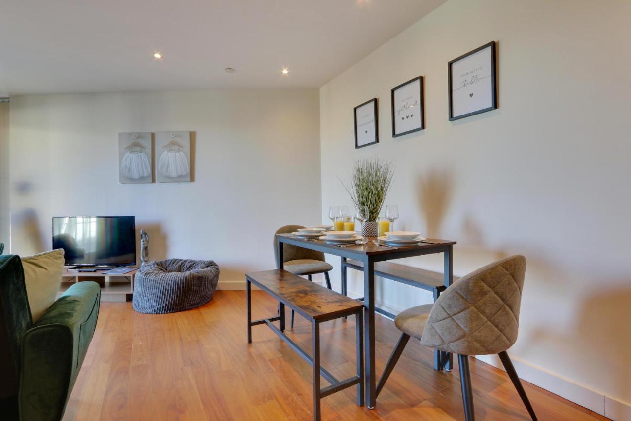 Apartment City View Haven: Spacious 2-bed With Netflix In Center Sheffield