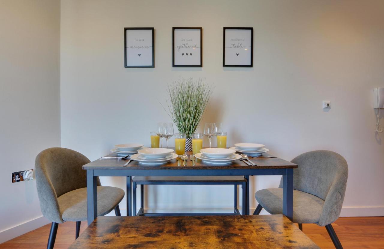 Apartment City View Haven: Spacious 2-bed With Netflix In Center Sheffield