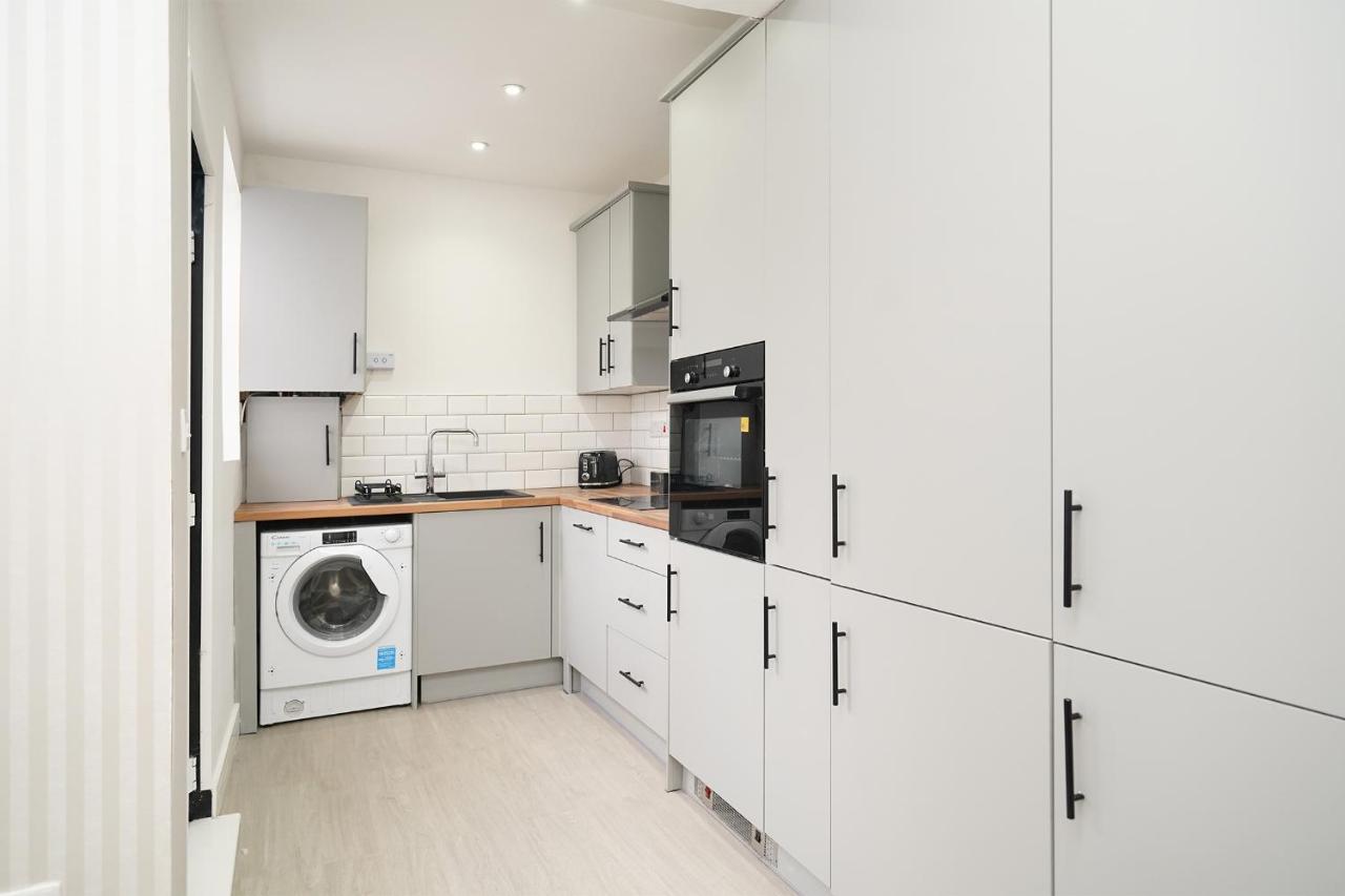 Charlotte House, Entire Private House, Close To Centre, Wifi Apartment Sheffield