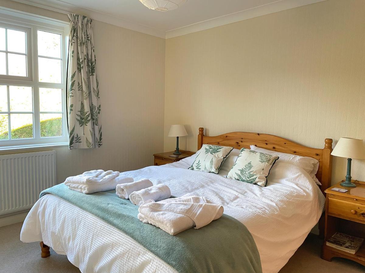 Spacious 4 Bedroom House With Garden And Parking * Sheffield