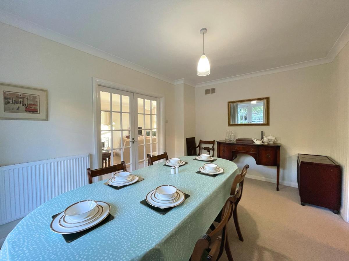 Spacious 4 Bedroom House With Garden And Parking Holiday home