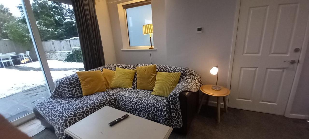Spacious 2 Bedrooms, Free Parking, Free Wifi - Serene Homes * Sheffield