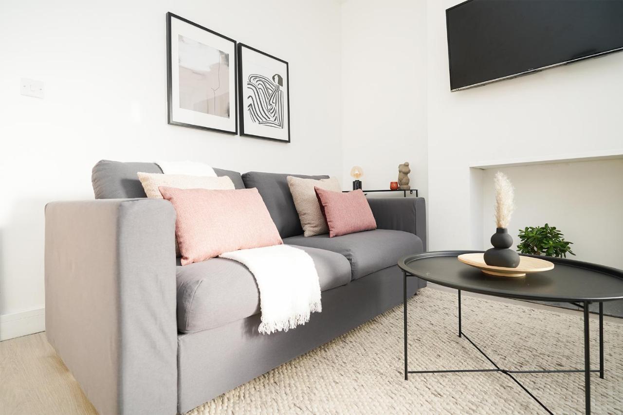 Apartment Charlotte House, Entire Private House, Close To Centre, Wifi