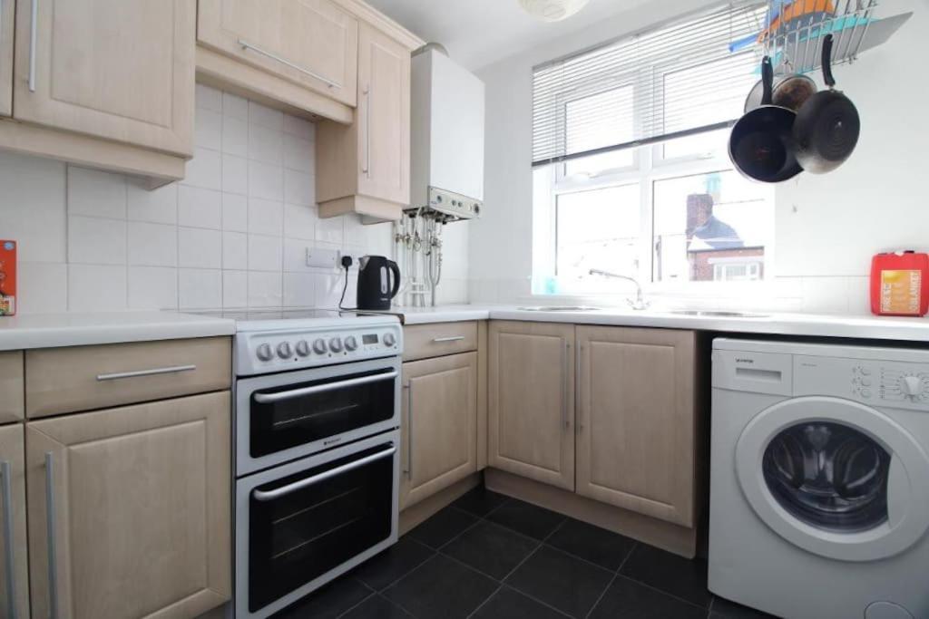 2-bedroom With Free Parking Near Abbeydale Road *