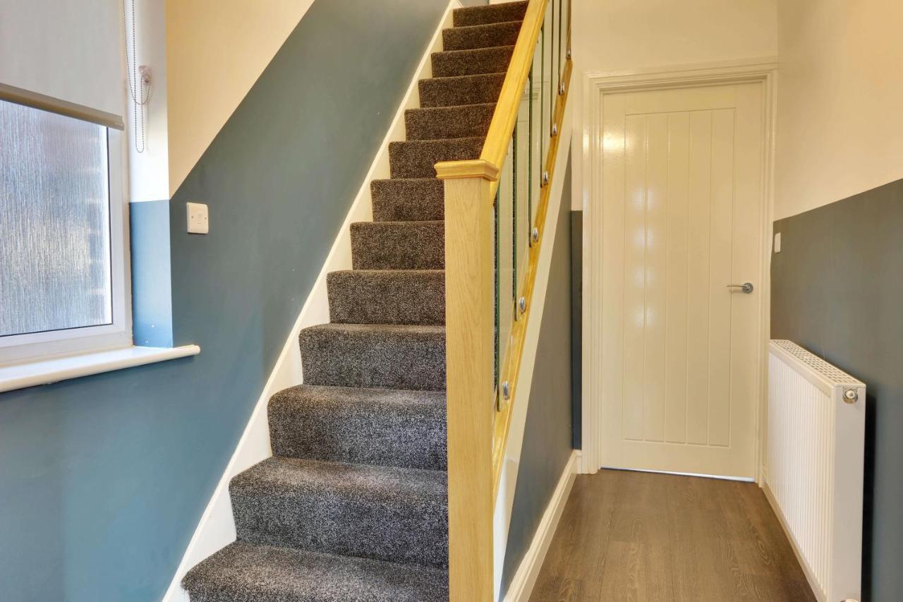 #upmarket, Exceptional 4 Bed House, With Free Parking, Close To Amenities And Supermarkets