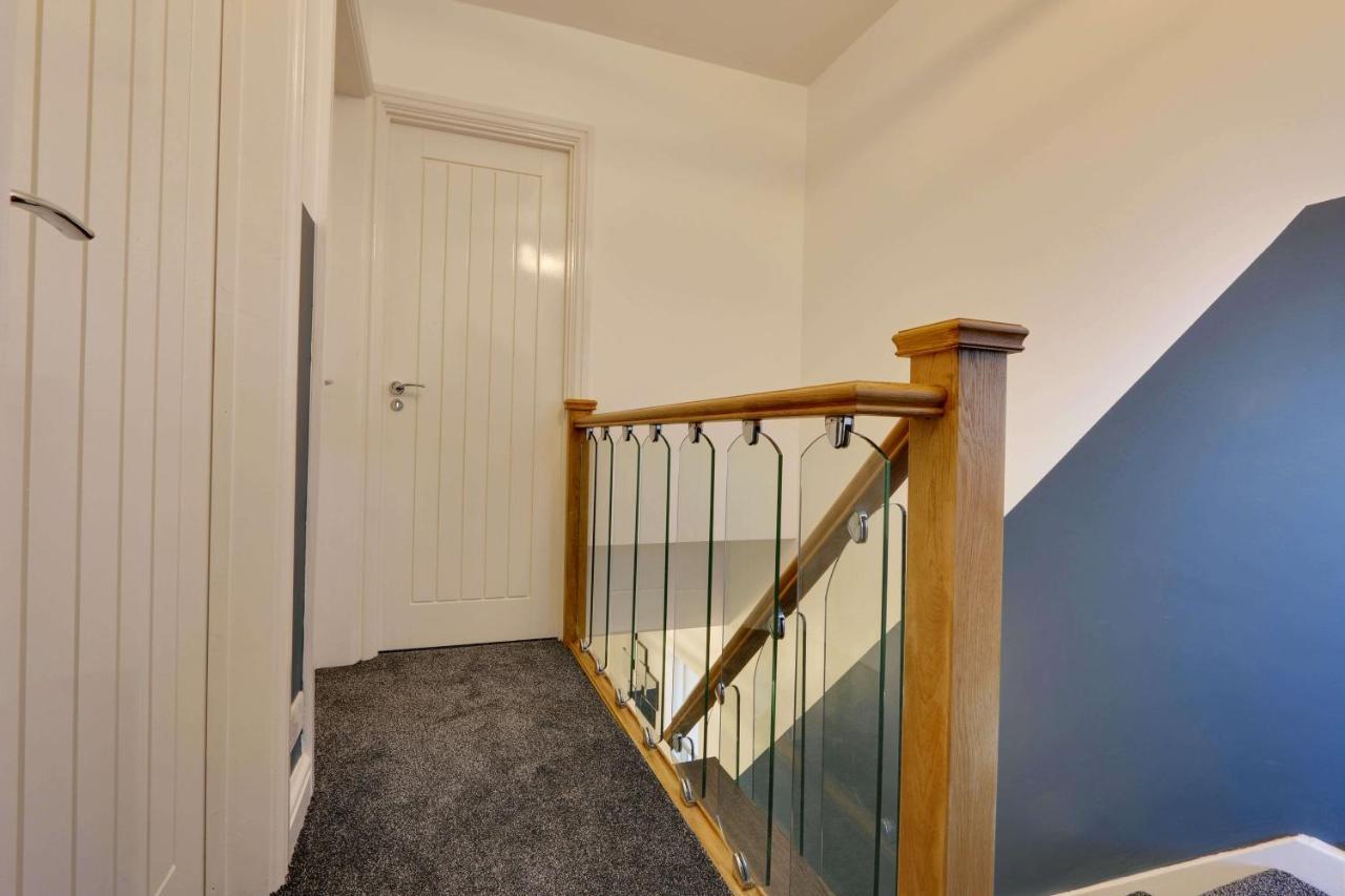 #upmarket, Exceptional 4 Bed House, With Free Parking, Close To Amenities And Supermarkets *