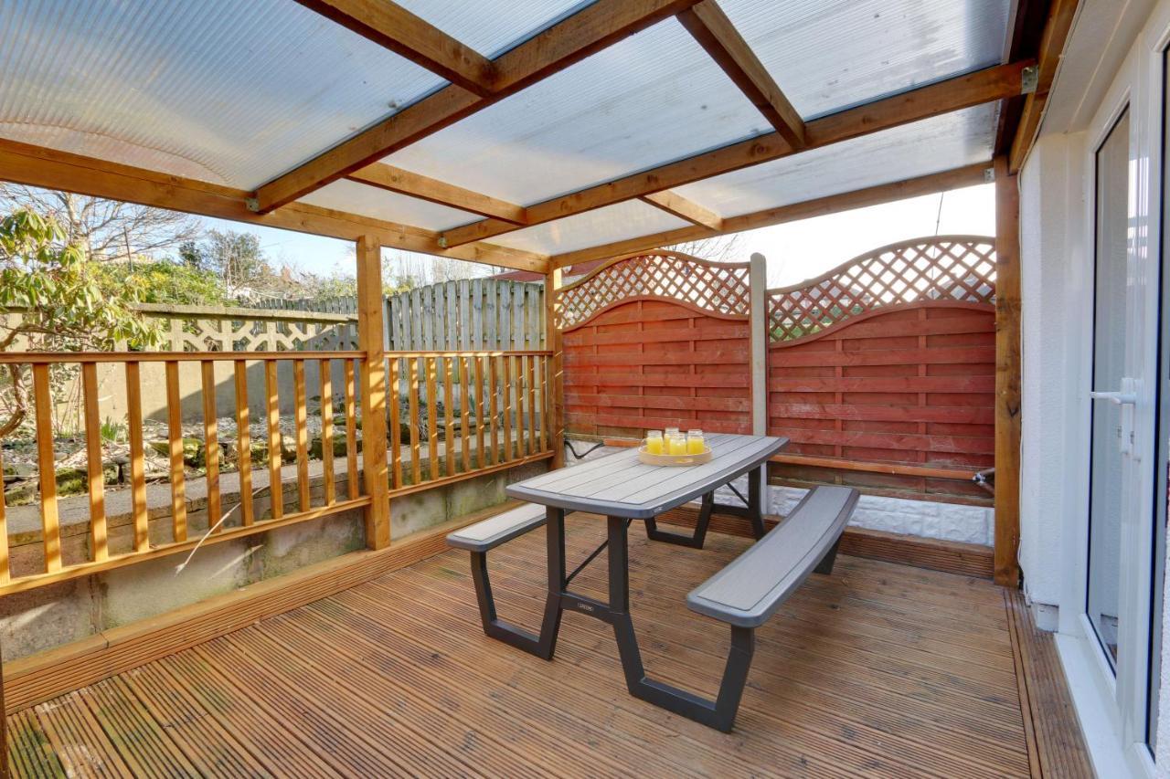 #upmarket, Exceptional 4 Bed House, With Free Parking, Close To Amenities And Supermarkets