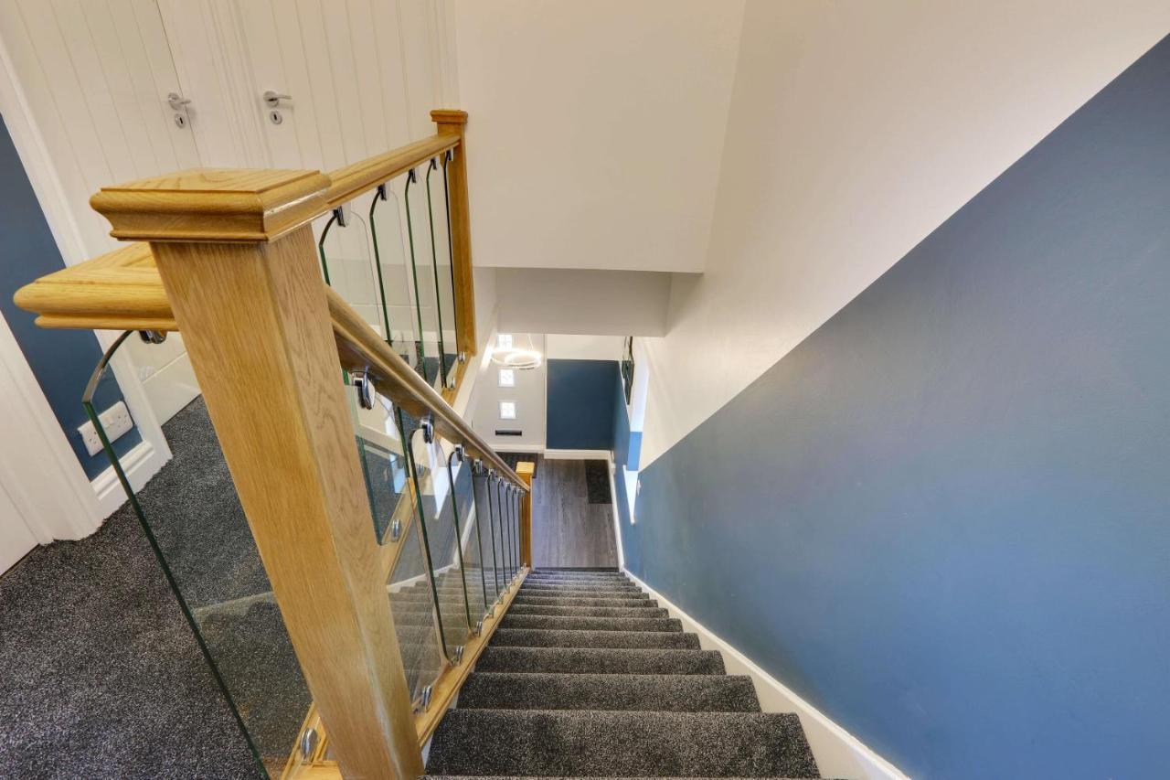 #upmarket, Exceptional 4 Bed House, With Free Parking, Close To Amenities And Supermarkets