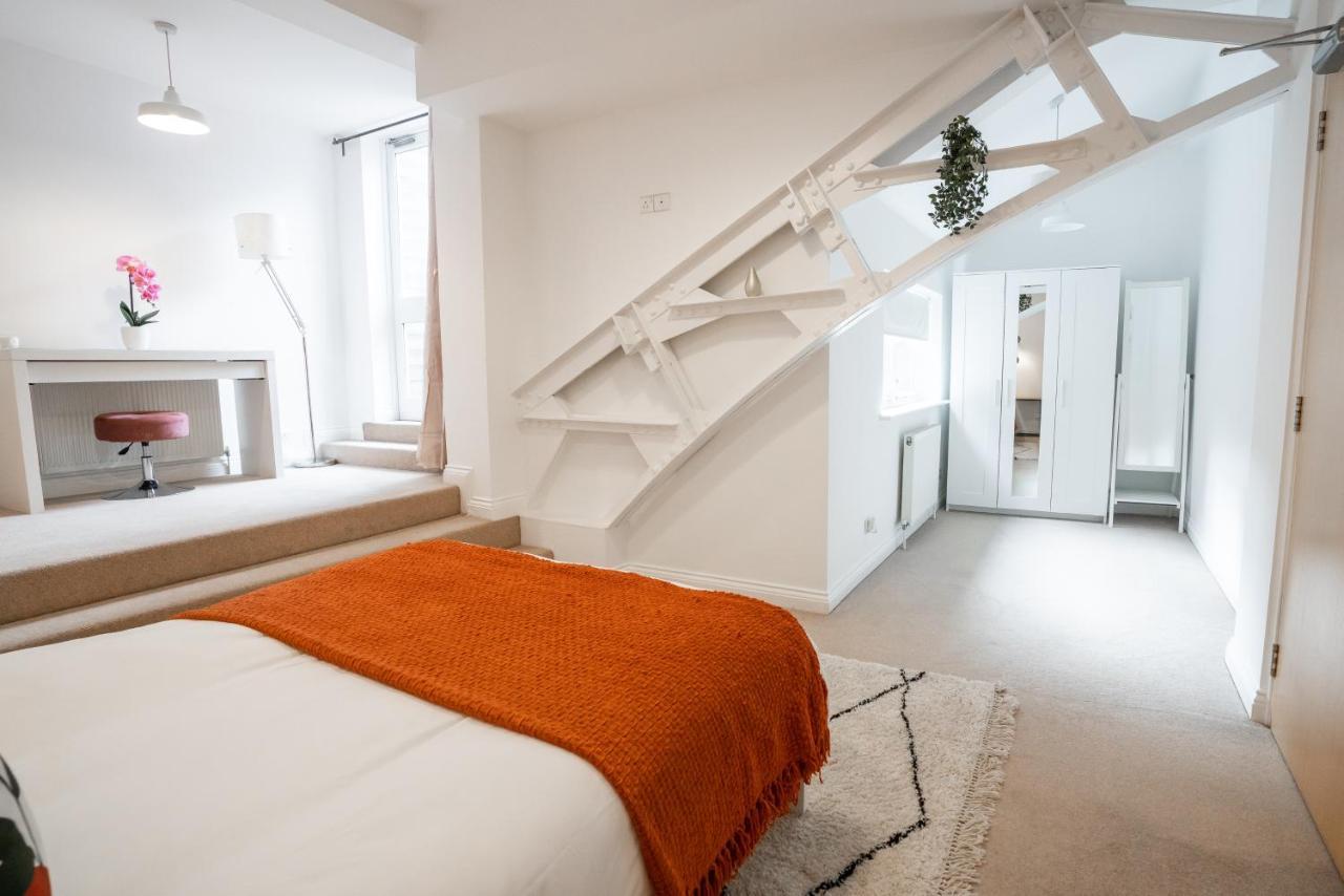 The Amazing Triplex - Centre - Free Parking Apartment *