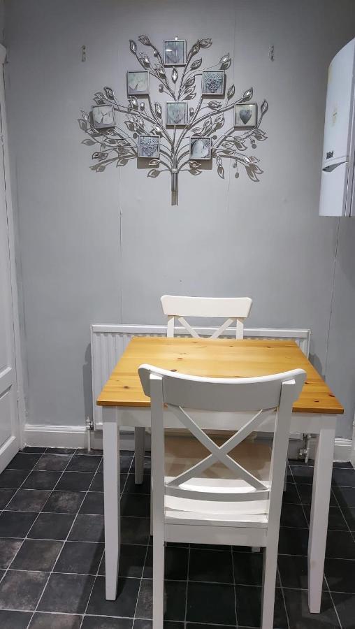Holiday home Hilltop Place , Parkway M1 J33 Sheffield