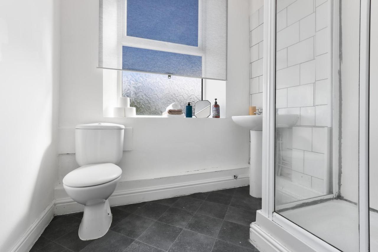 Apartment Convenient 2-bed - Ideal For Contractors & Working Away, Free Parking, Pet Friendly, Netflix *