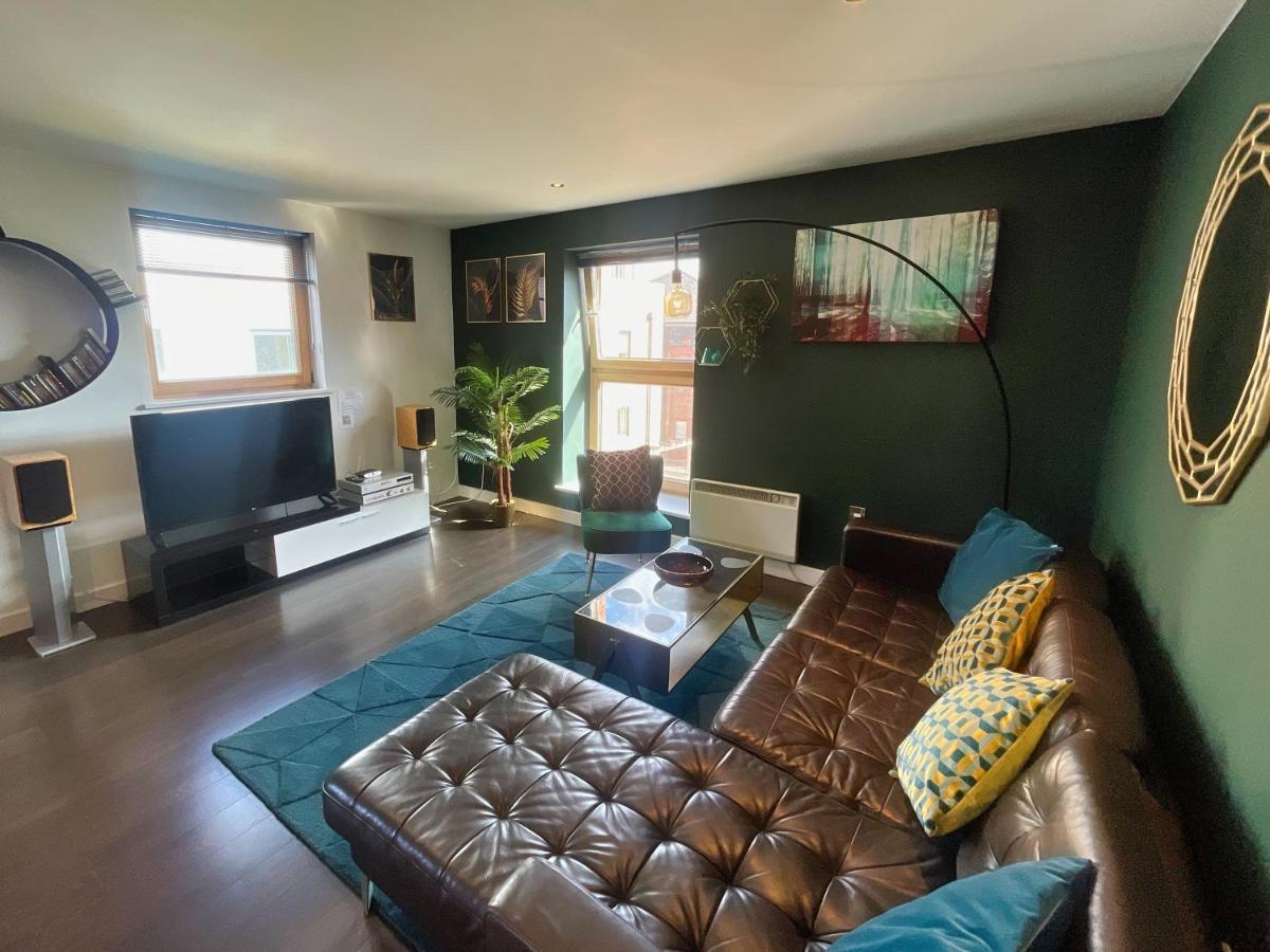 Apartment Historic Clock Tower With Rooftop Terrace And Free Secure Parking Sheffield