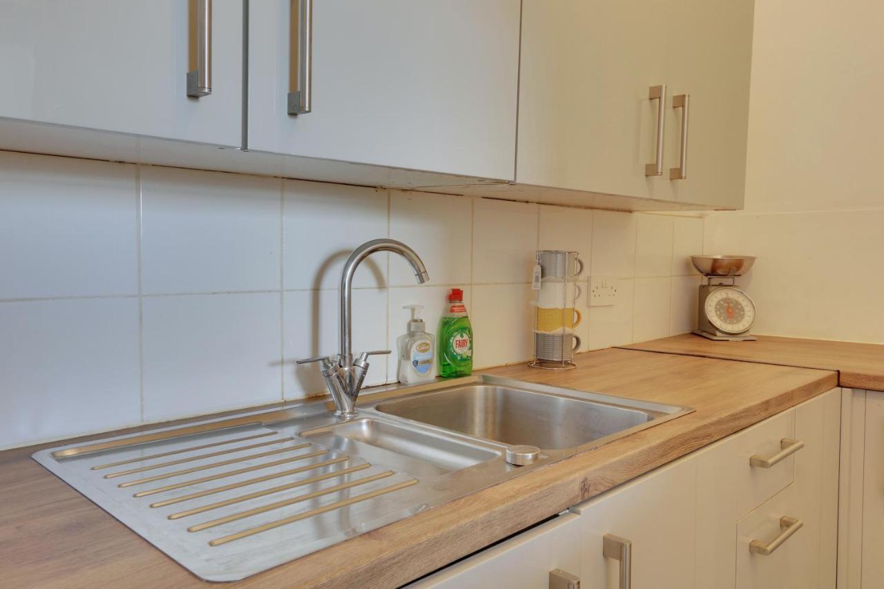 Convenient 2-bed - Ideal For Contractors & Working Away, Free Parking, Pet Friendly, Netflix Apartment Sheffield