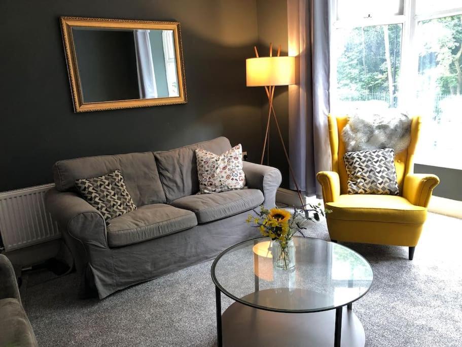 Stunning 3 Bedroom Near Ng Hospital Casa de férias Sheffield