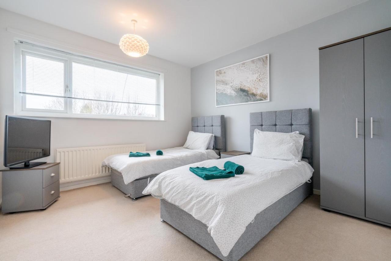 Stylish & Comfortable 3br Spacious With Parking *