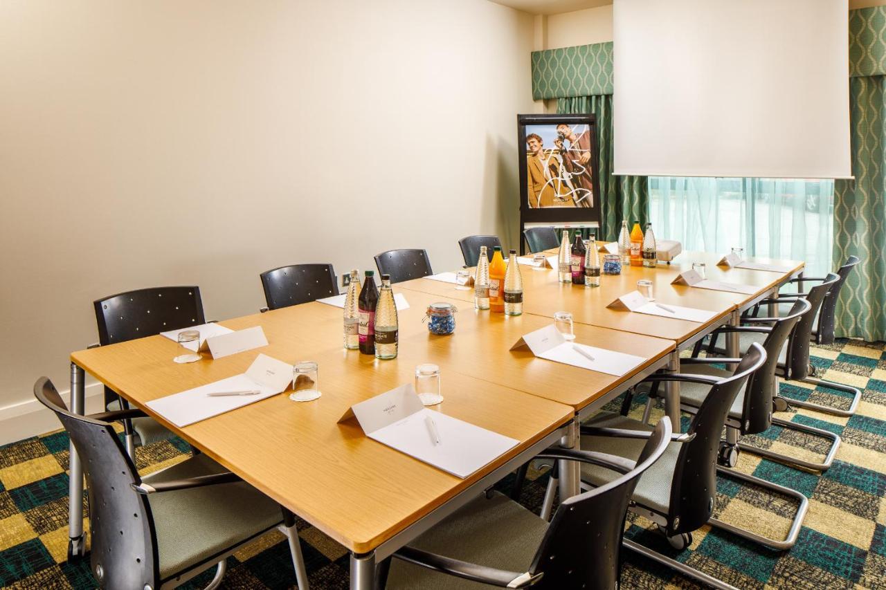 Mercure Parkway Hotel 4*