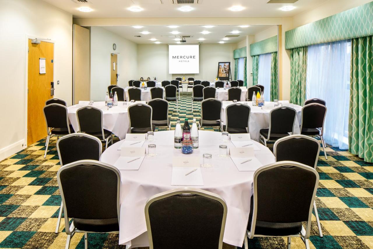 Mercure Parkway Hotel 4*