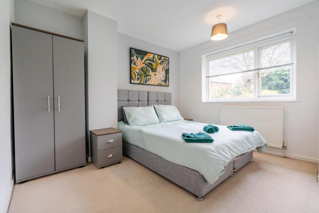 Stylish & Comfortable 3br Spacious With Parking *
