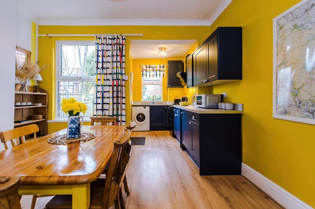 Cosy House With Garden & Parking, * Sheffield