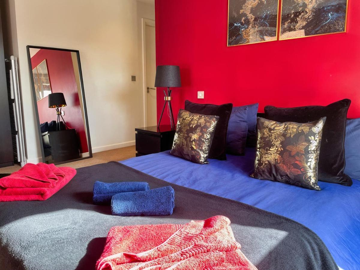 Historic Clock Tower With Rooftop Terrace And Free Secure Parking Apartment *