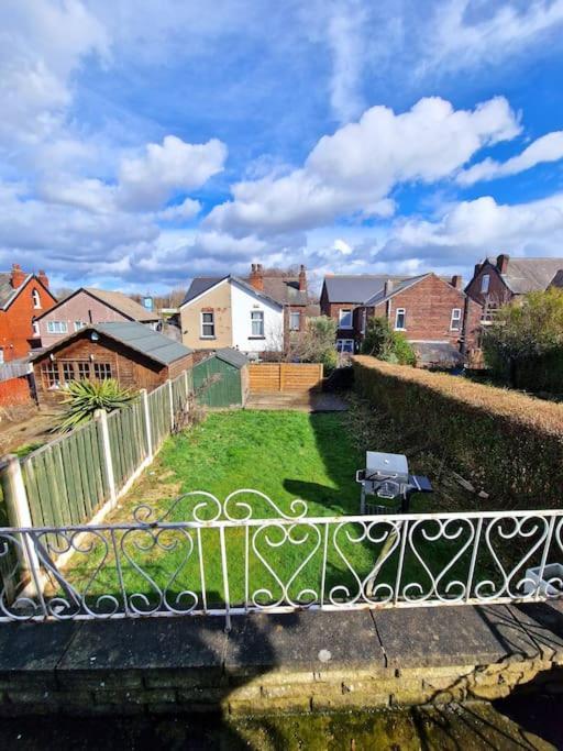 Casa de férias Stunning Gem Detached With Drive *