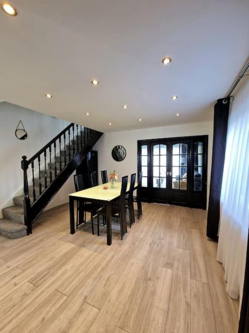 Stunning Gem Detached With Drive Casa de férias *