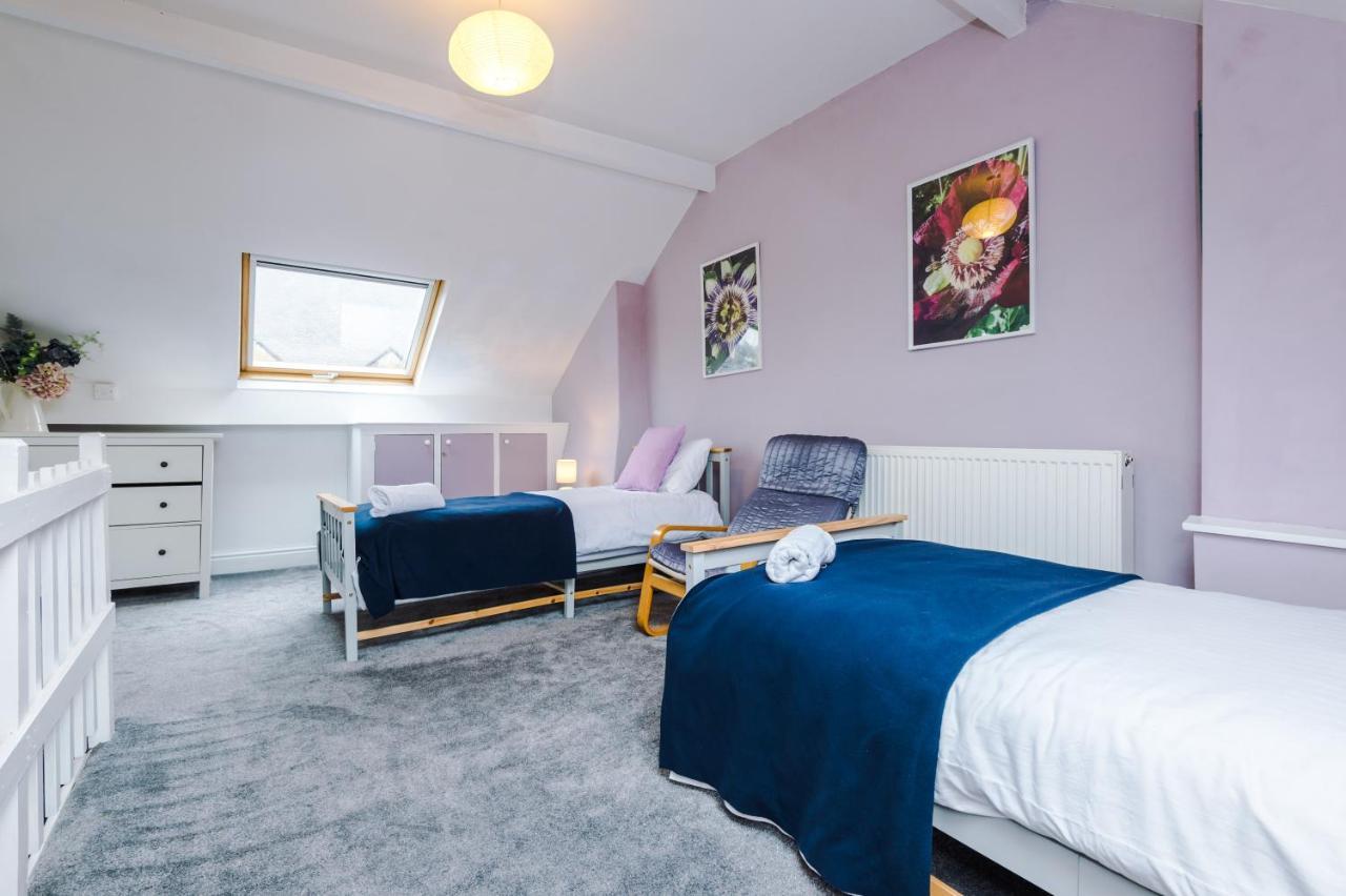 Cosy House With Garden & Parking,