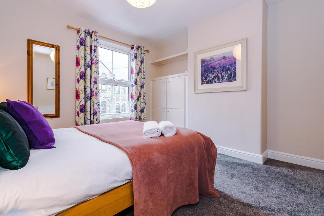 Cosy House With Garden & Parking, * Sheffield