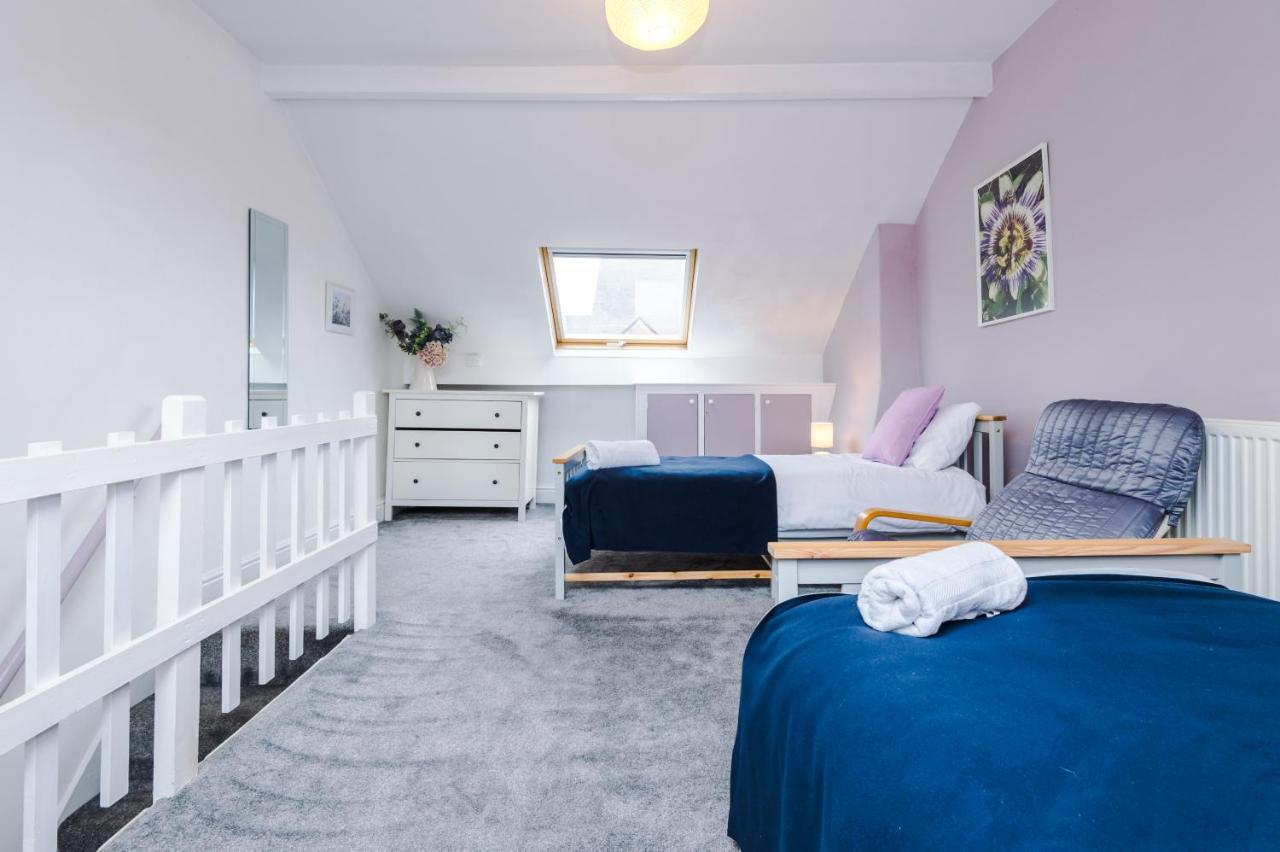 Cosy House With Garden & Parking, Holiday home Sheffield
