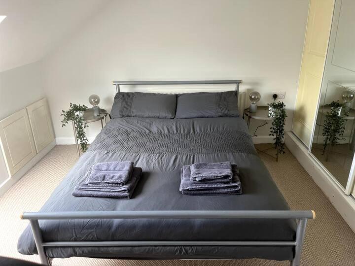 Apartment 2-bedroom With Free Parking Near Abbeydale Road *