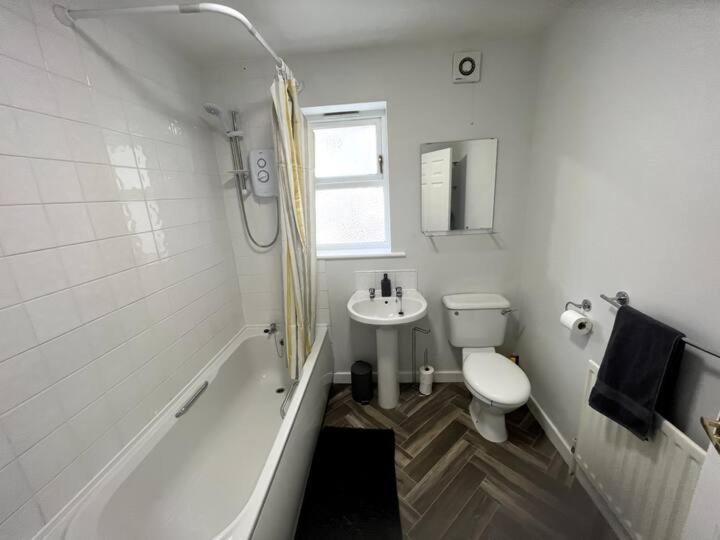 2-bedroom With Free Parking Near Abbeydale Road