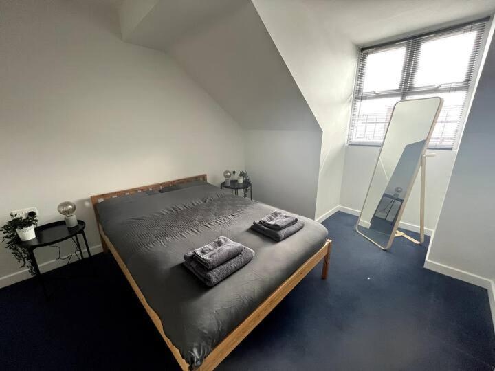 Apartment 2-bedroom With Free Parking Near Abbeydale Road *