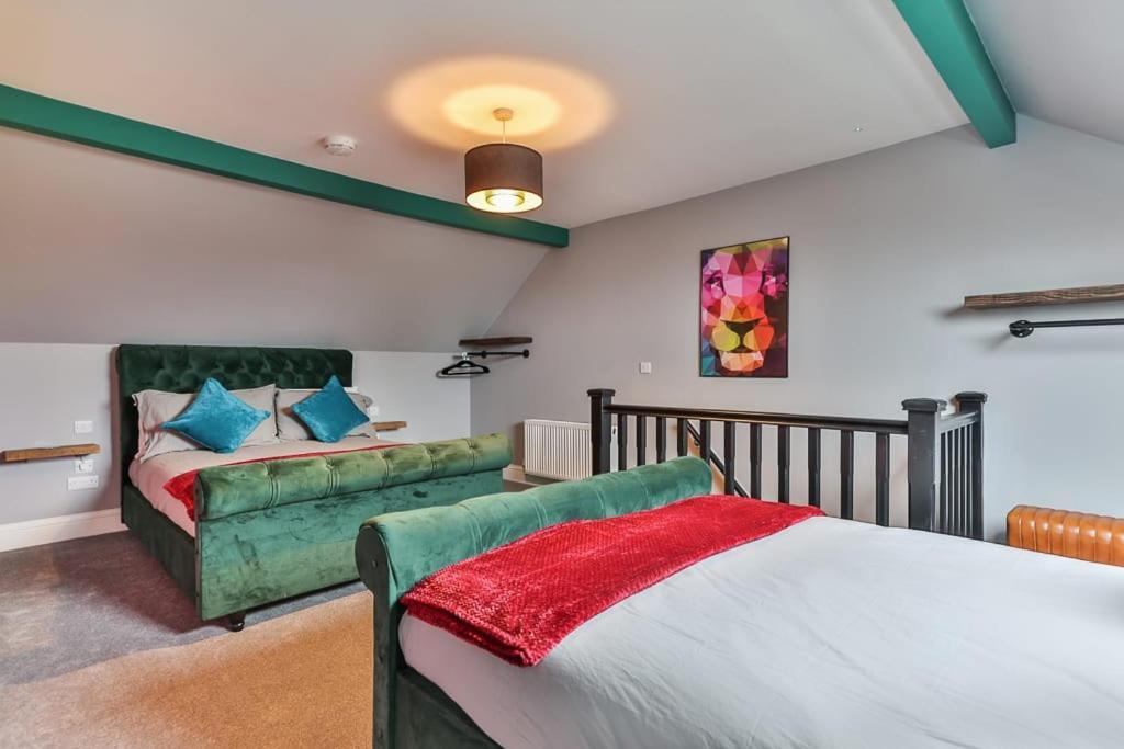 Luxury Spacious Pad With Games Sheffield