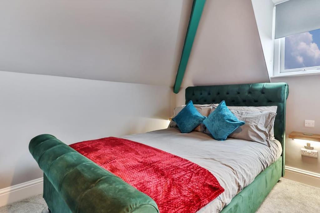 Luxury Spacious Pad With Games Holiday home