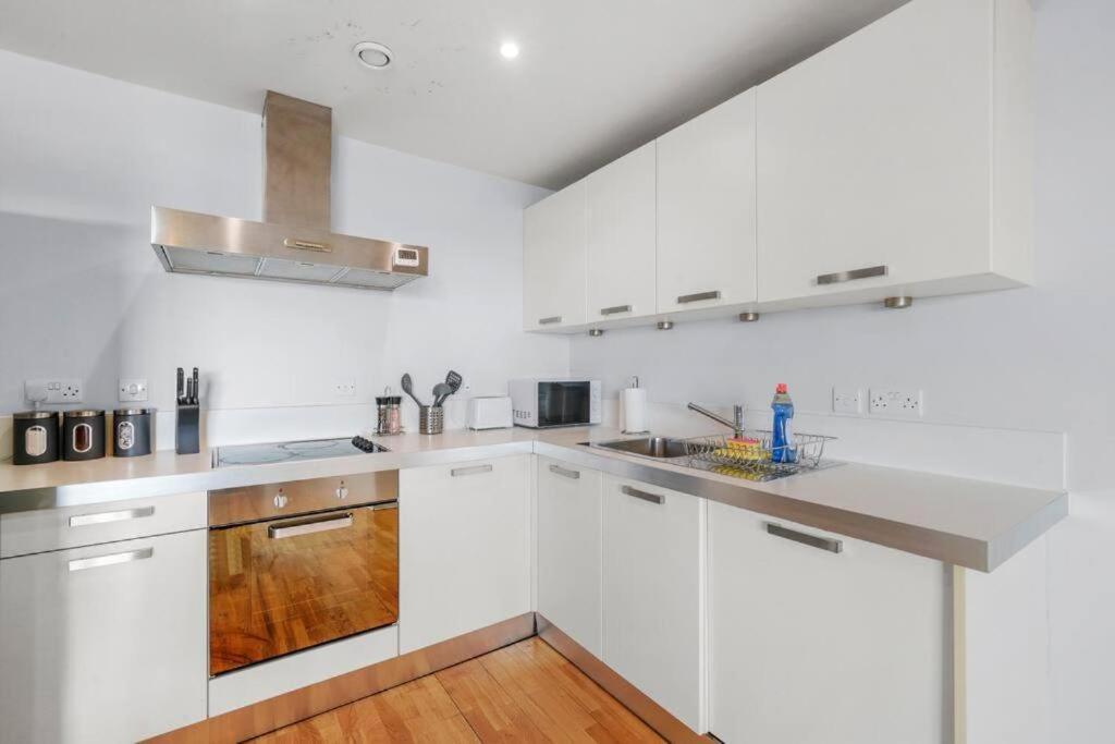 Lovely Flat - Parking - Balcony * Sheffield