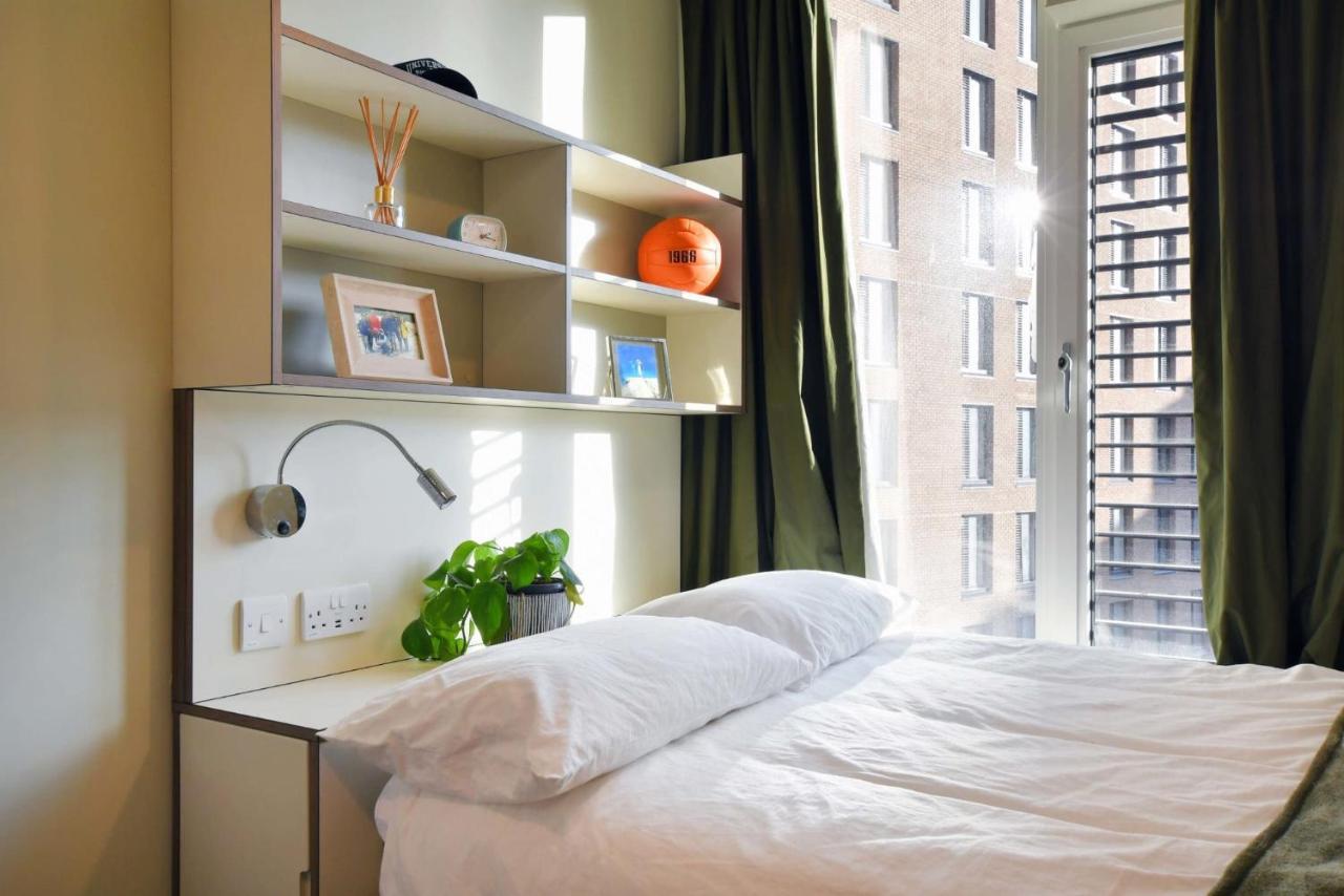 For Students Only And Ensuite Bedrooms With Shared Kitchen At Liv Student In Apartment *