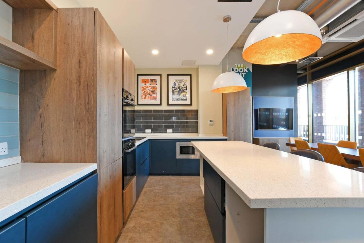 For Students Only And Ensuite Bedrooms With Shared Kitchen At Liv Student In * Sheffield