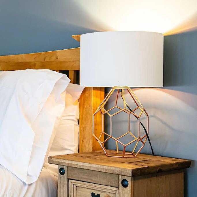 Apartment Victoria Quays Warehouse Apartment: Pet-friendly Centre