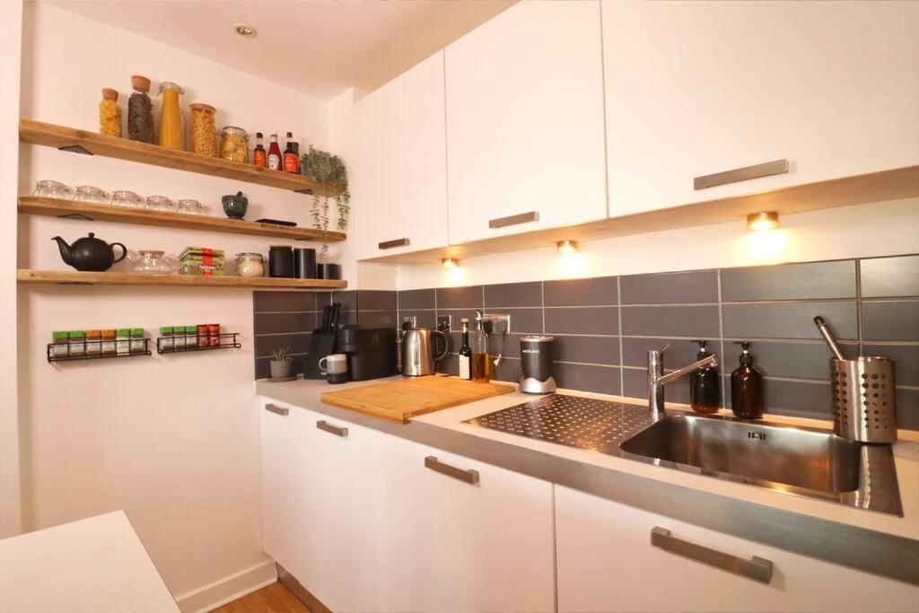 Spacious Private Flat In Centre Sheffield