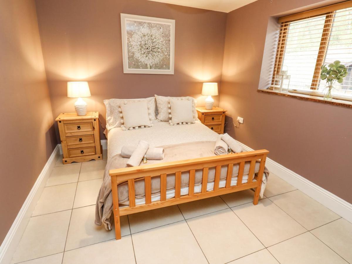 4 Pheasant Lane * Sheffield