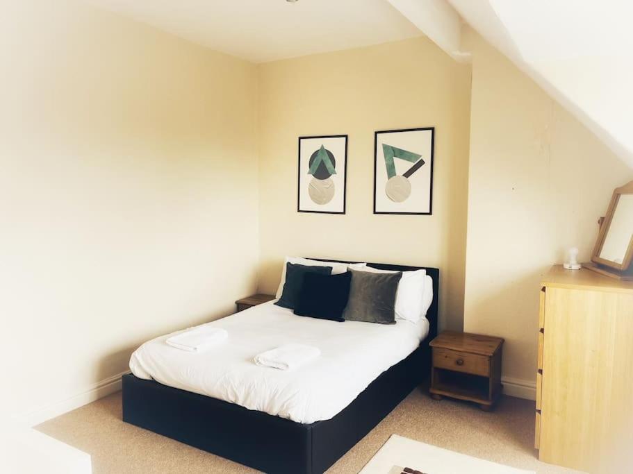 Views Over The Peak District With Wifi Apartment Sheffield