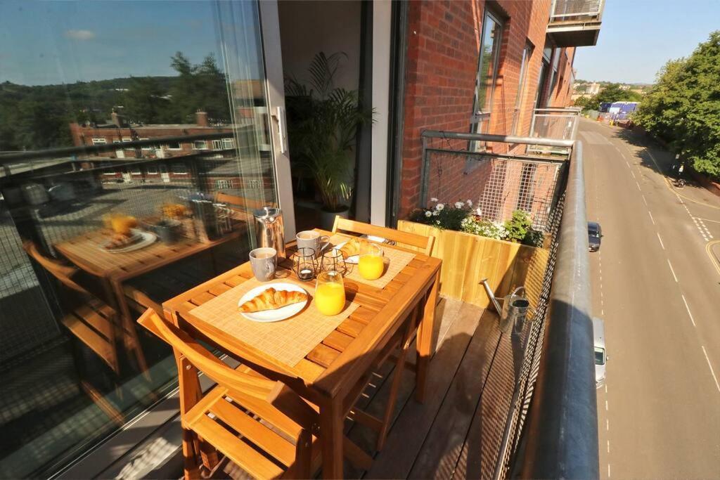 Spacious Private Flat In Centre