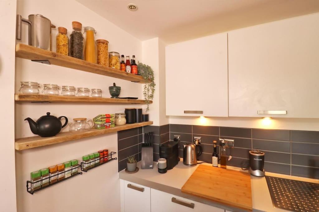 Spacious Private Flat In Centre Apartamento *
