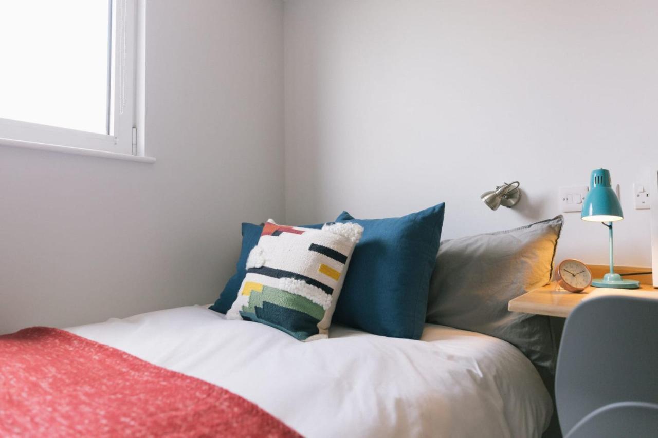 Ensuite Bedrooms With Shared Kitchen And 5 Bedroom At Iq Steel In Apartment Sheffield