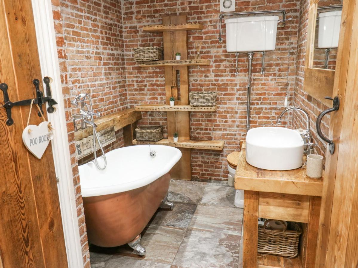 4 Pheasant Lane * Sheffield