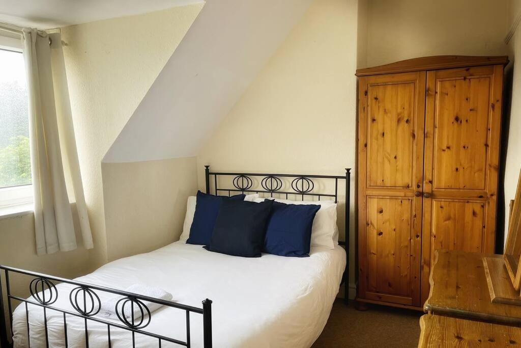 Views Over The Peak District With Wifi Apartment Sheffield