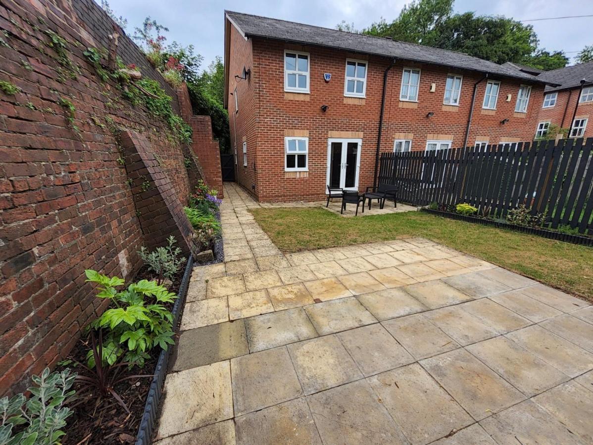 Holiday home Nomastay: Corporate & Family Near Hospital & Sheffield