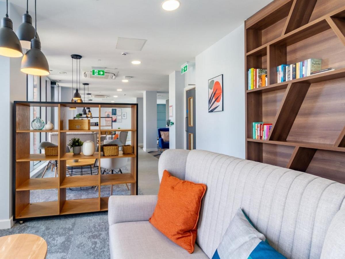 For Student Only Ensuites And At The Gate Near Centre *