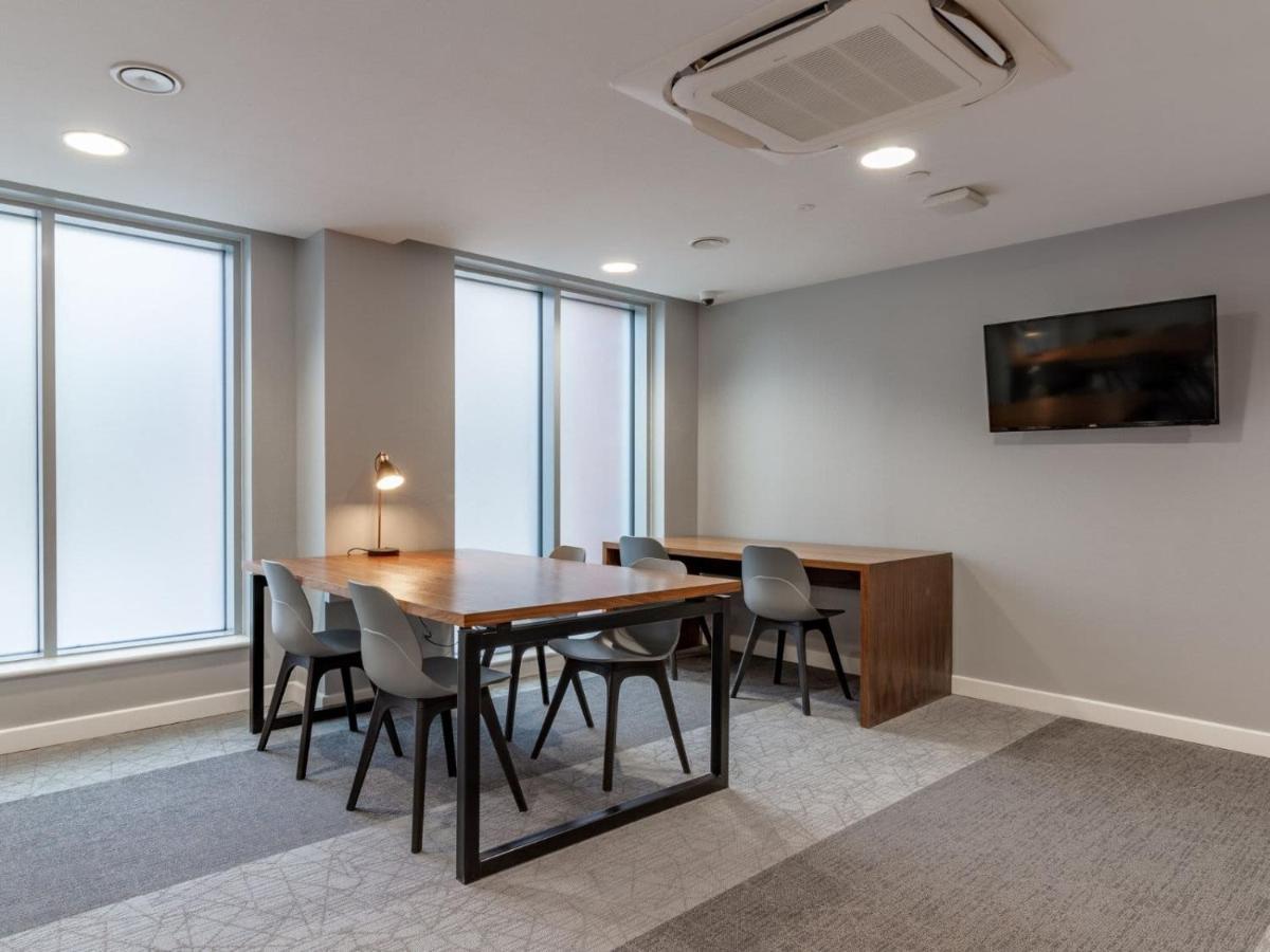 Apartment For Student Only Ensuites And At The Gate Near Centre Sheffield