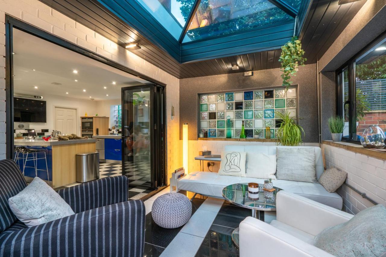 5 Dobcroft Road Holiday home *